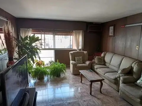 VENTA SEMIPISO 4 DORMITORIOS CON TERRAZA