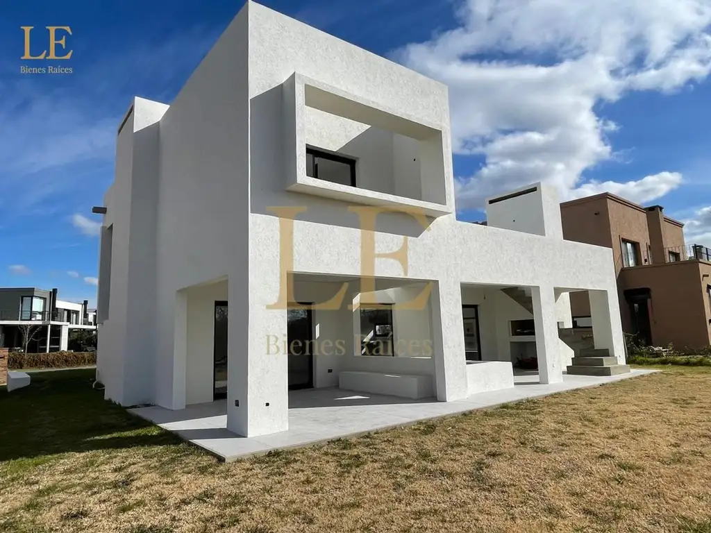 CASA A LA VENTA EN CEIBOS - PUERTOS DEL LAGO -