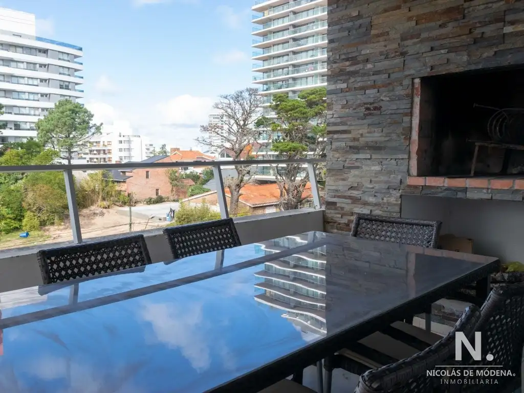 Apartamento en Brava - Punta del Este en venta de 3 dormitorios.