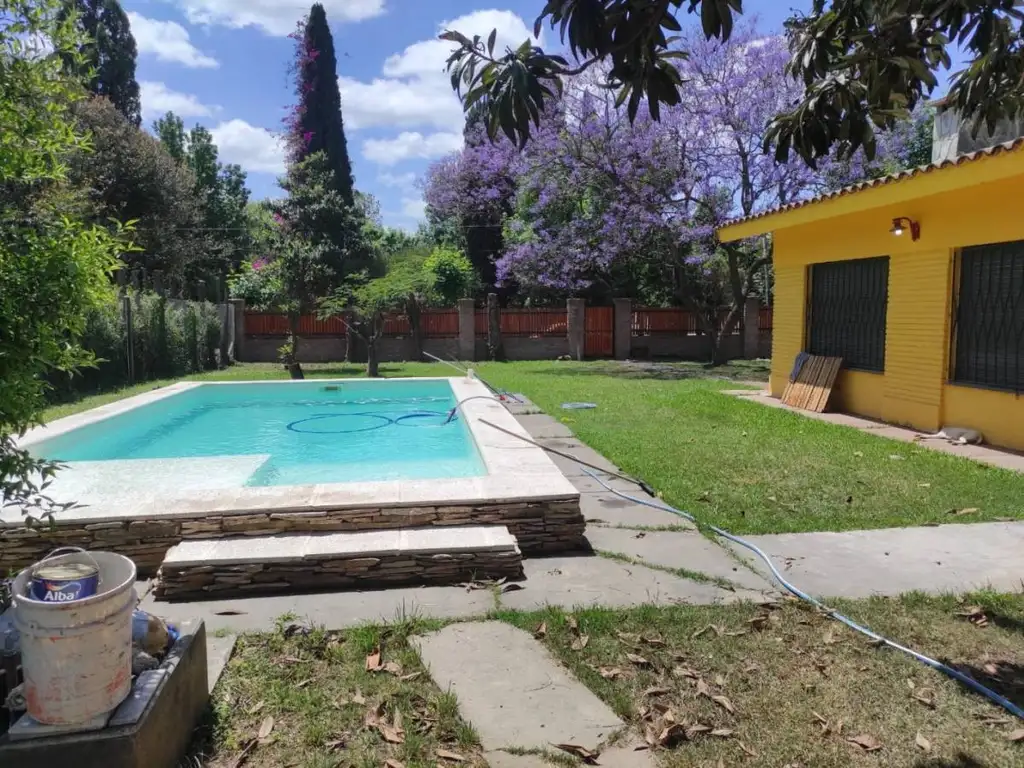 VENTA CASA QUINTA (Barrio Playa Hermosa)