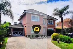 Casa en  venta - Pilar -  Barrio La Delfina - 5amb