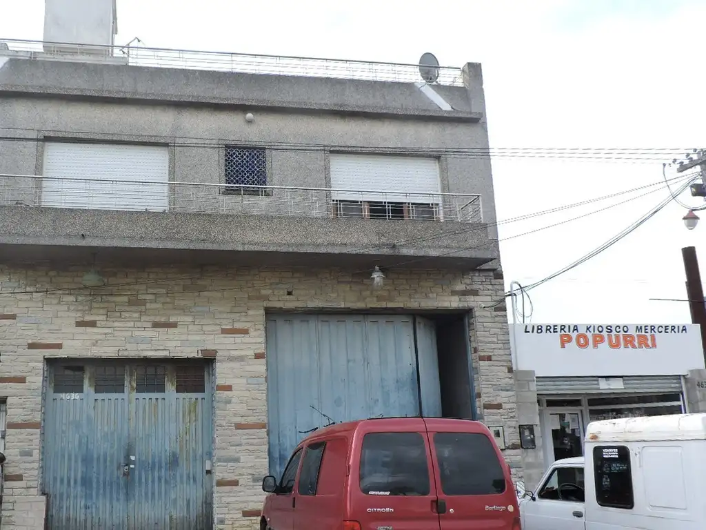 Galpon Con Vivienda sobre Av. Pasco