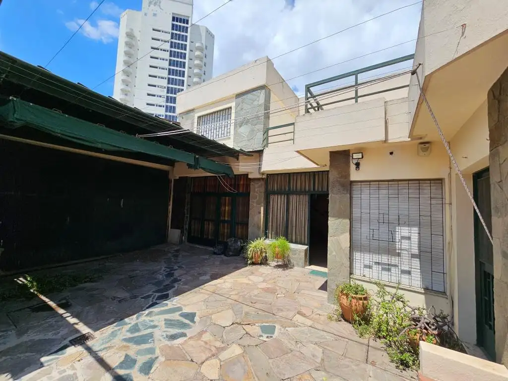 Venta  Casa interna   4 Dormitorios Patio Terraza Cochera  Zona Norte Arroyito Rosario