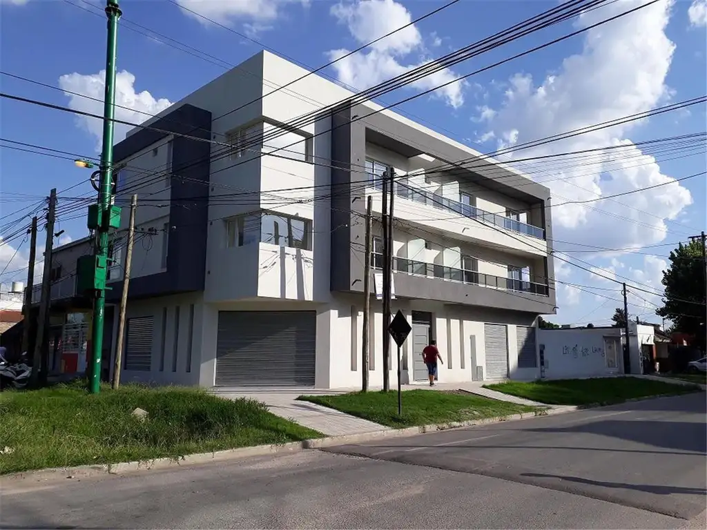 Departamento en venta - 2 dormitorios 2 baños - Cochera - 95 mts2 - Los Hornos