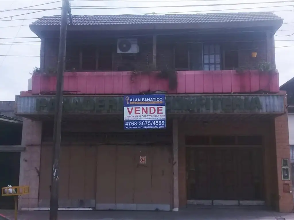 CASA 4 AMB EN LOTE PROPIO CON GALPÓN EN IMPORTANTE AVENIDA EN SAN ANDRES