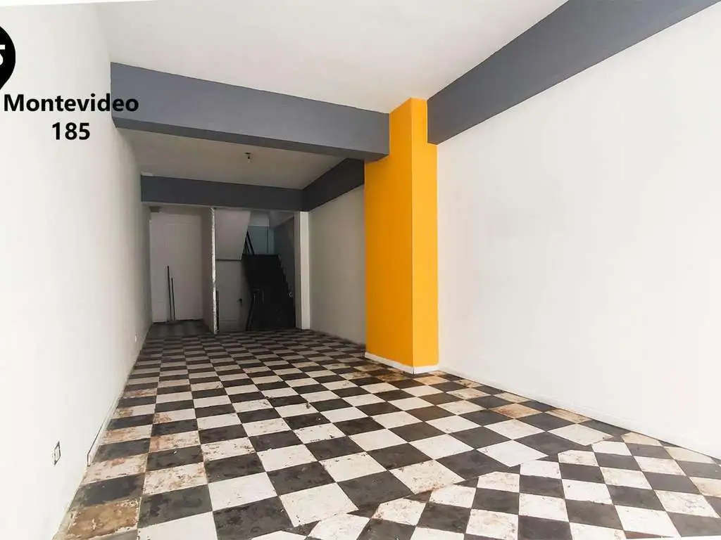 Local a La Calle en Venta. Planta 3.20 X 13.30 m Gran Subsuelo y Planta Alta