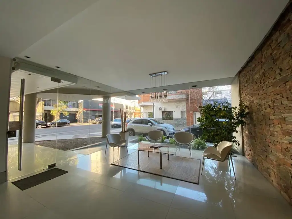 4 AMB. EN DUPLEX BALCÓN Y TERRAZA - EDIFICIO CON AMENITIES.