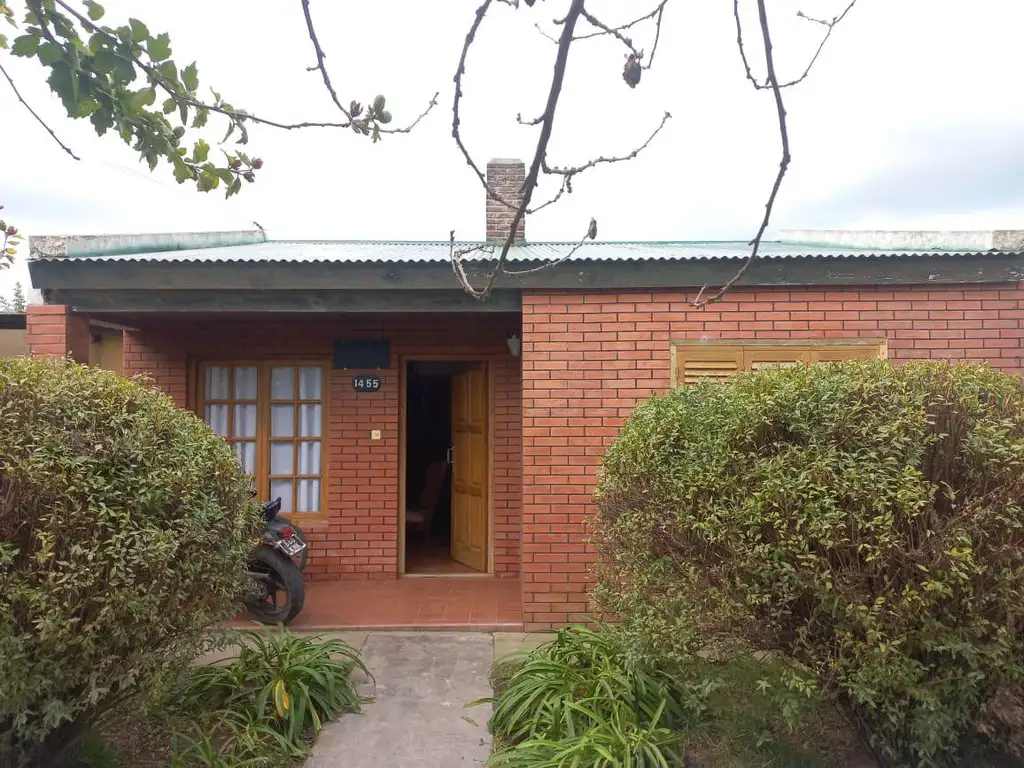 Casa en venta - 2 Dormitorios 1 Baño - Cocheras - 504Mts2 - Ayacucho