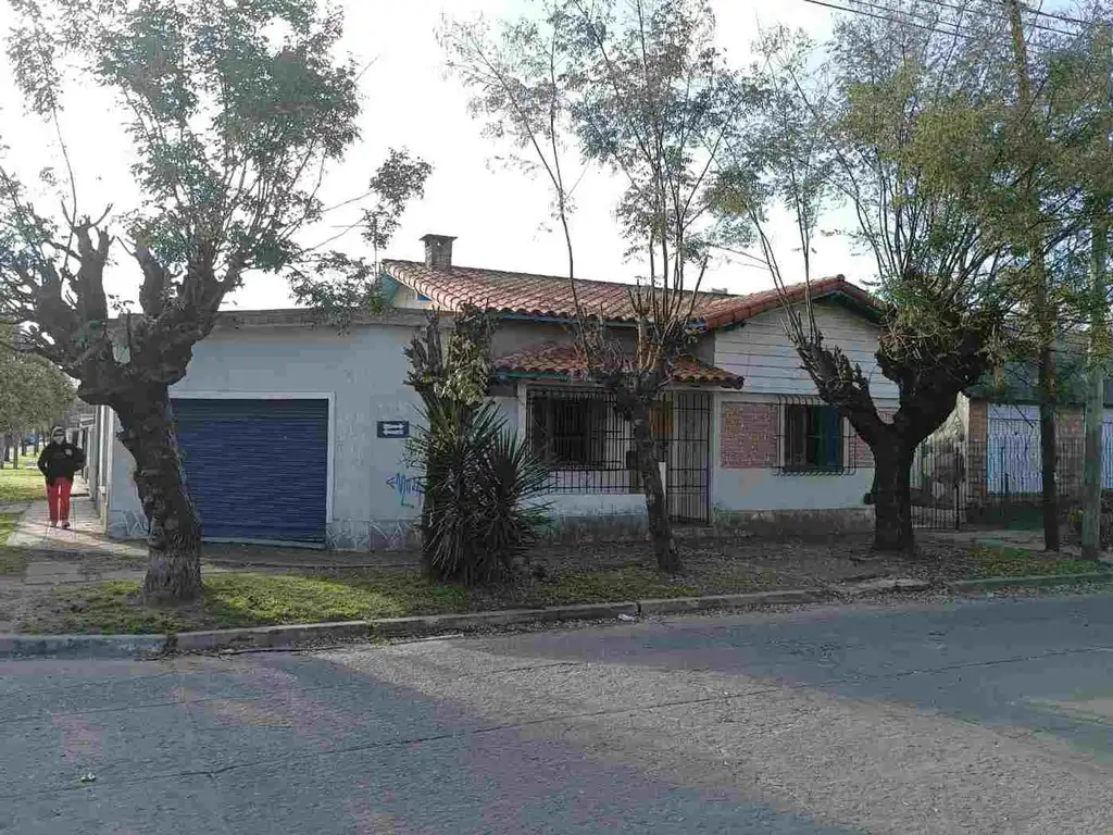 VENTA CASA 3 AMB CON LOCAL COMERCIAL Y 2 ° CASA