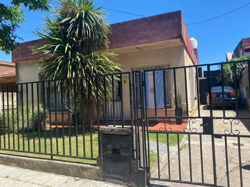 CASA 3 AMBIENTES EN VENTA EN LUIS GUILLON