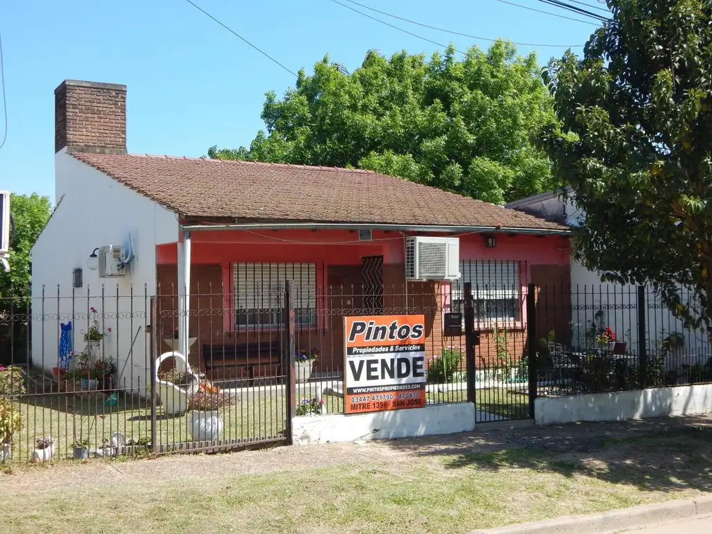 Casa 2 dormtiorios, calle Centenario. SAN JOSE. ENTRE RIOS.