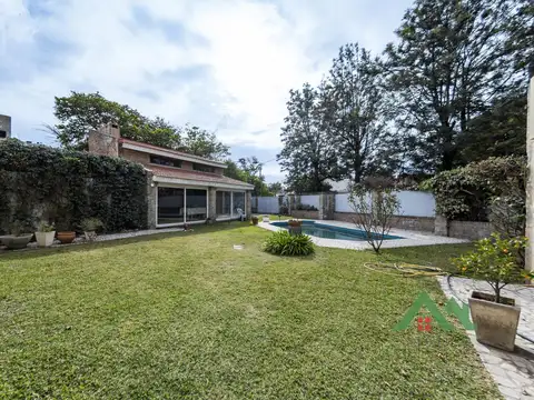 Casa en venta en Tablada Park cuatro dormitorios y pileta . Espaciosa. APTA CRÉDITO HIPOTECARIO