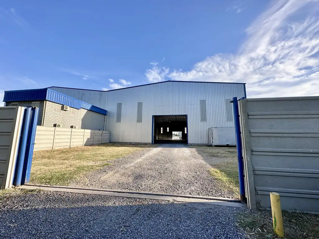 Nave Industrial de 2000 m2 en Campana