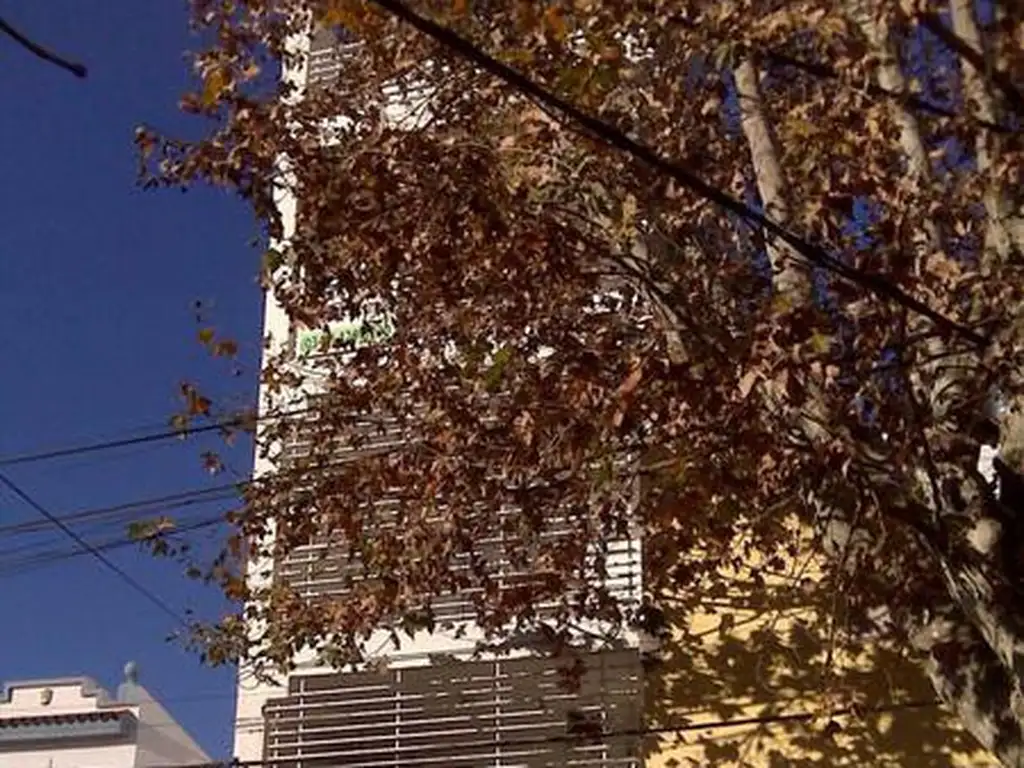 Cochera en Planta Baja, en edificio.