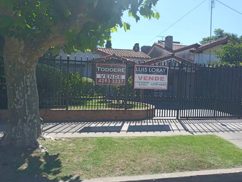 CASA A LA VENTA EN BURZACO A METROS DE AV. ESPORA