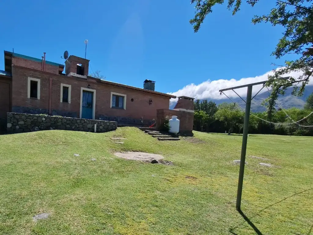 HERMOSA CASA QUINTA CON PILETA EN LAS SIERRAS