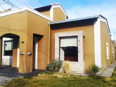 Gran casa en  Eugenio Bustos