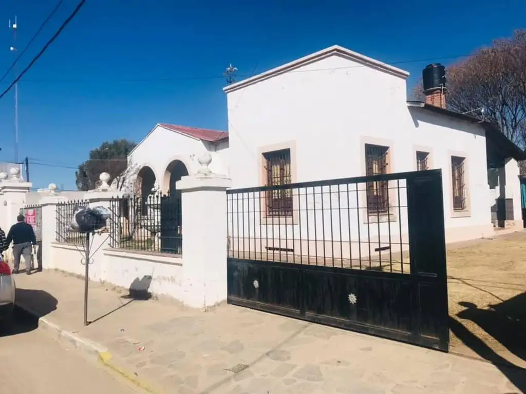 CASONA  Y DOS DPTOS EN VENTA EN VILLA CURA BROCHERO