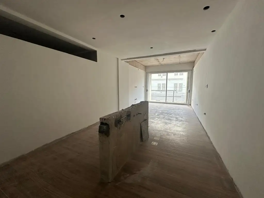 Calle 58 entre 13 y 14- Monoambiente en pozo en venta