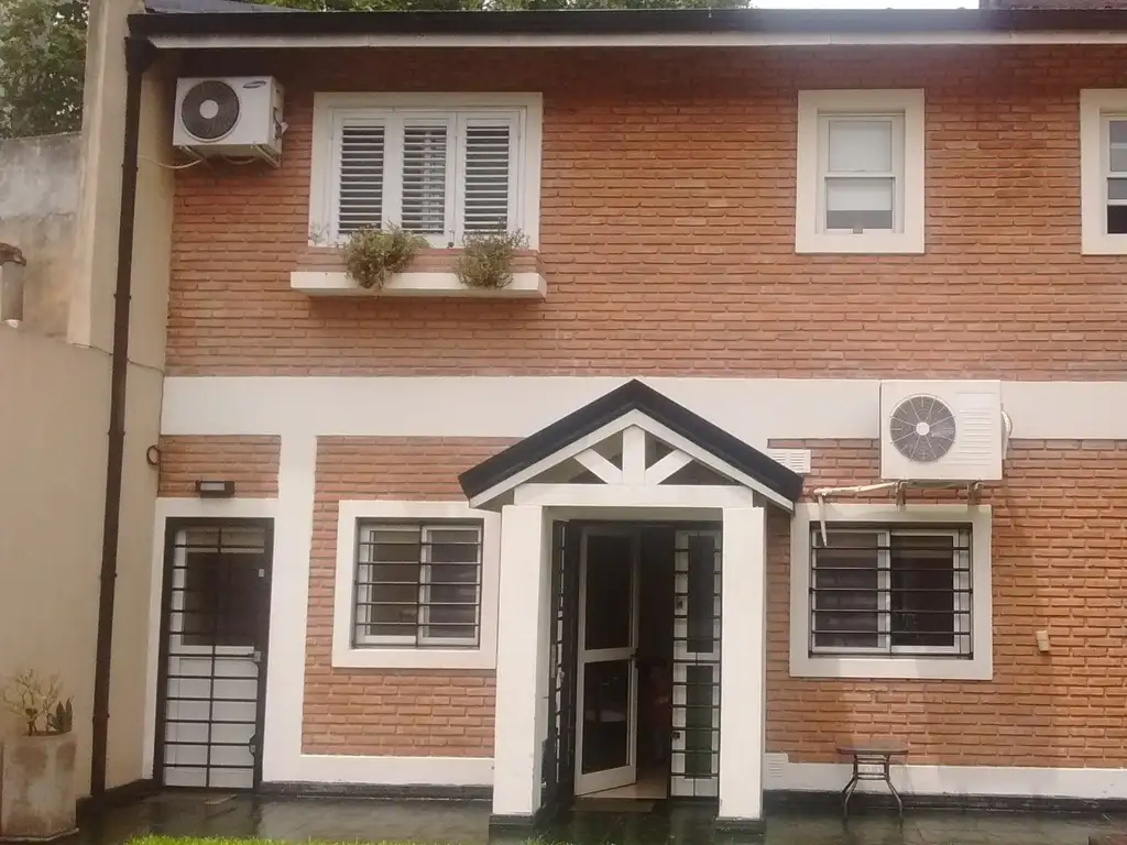 Casa Chalet 240m2 (3) Dorm amplios s/Lote 8,66x32 C/Quincho