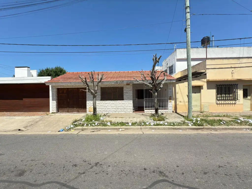 Venta casa de 2 dormitorios en barrio Matheu