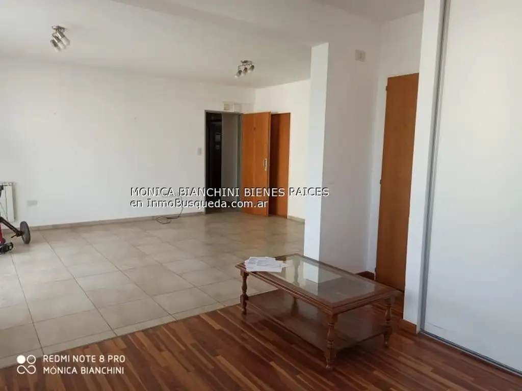 Semipiso de 2 dorm, cochera y terraza propia