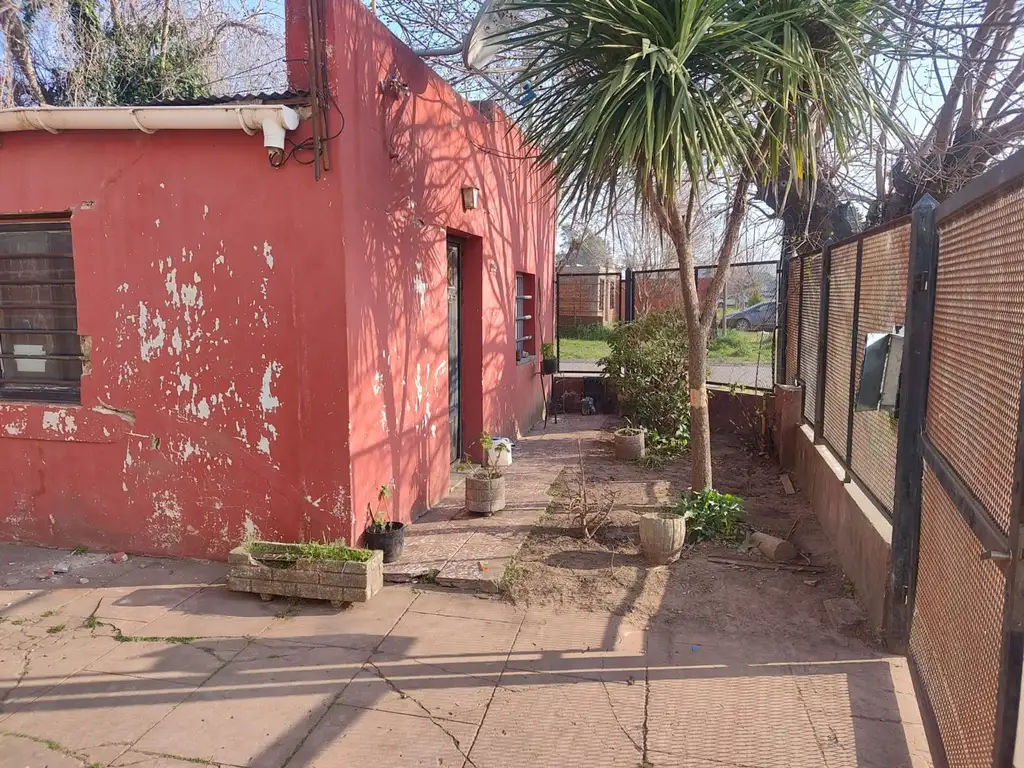 CASA A RECICLAR, VENTA EN LISANDRO OLMOS, LA PLATA