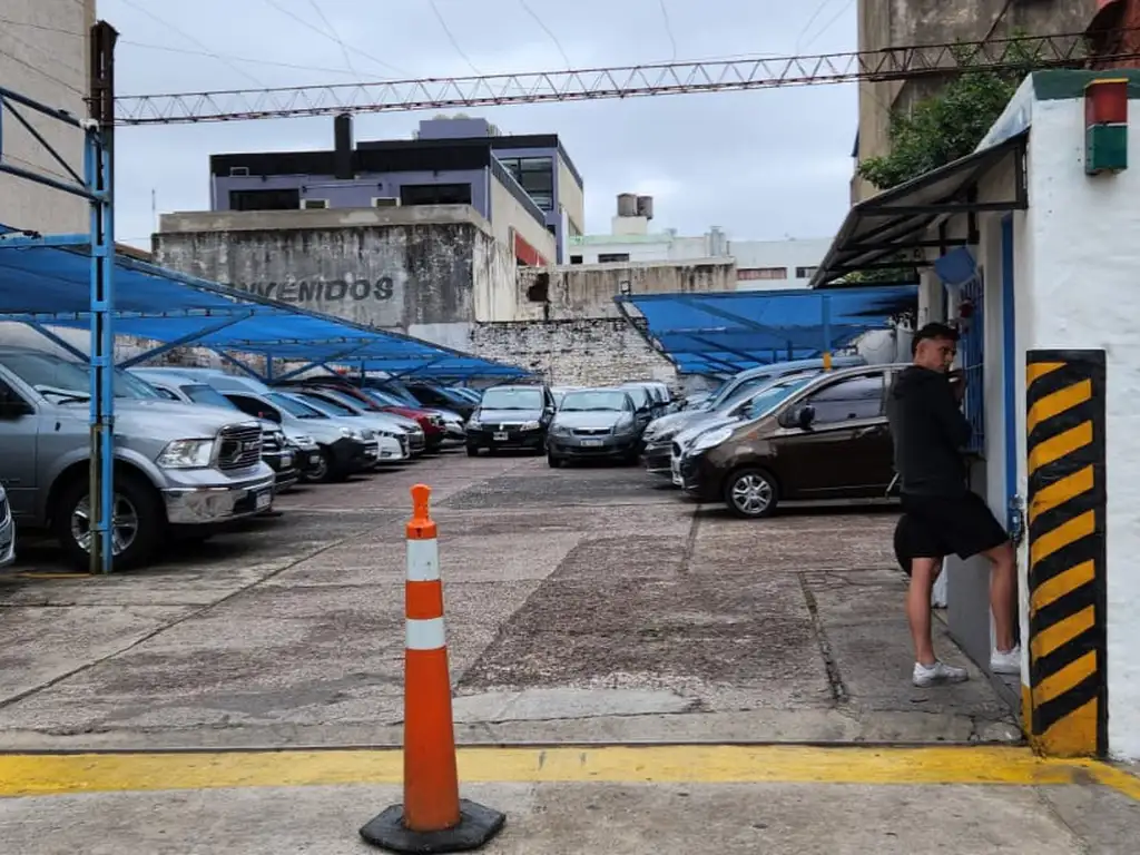 Fondo de comercio de estaciomiento en venta. San Martin centro