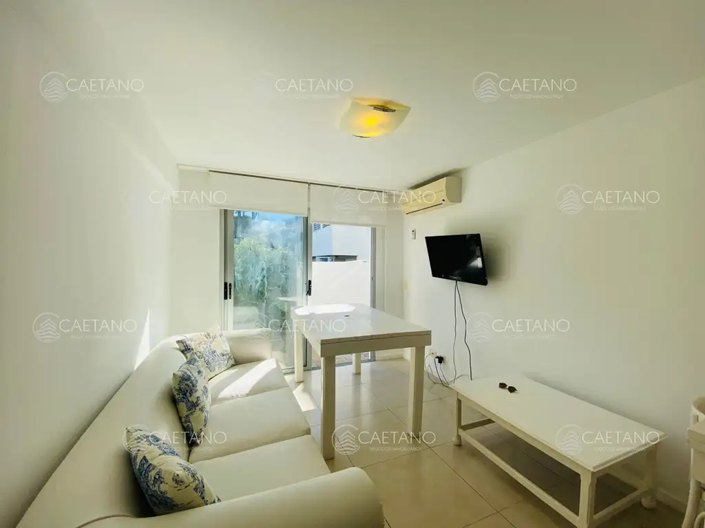 Excelente apartamento de 2 dormitorios en alquiler - Montoya