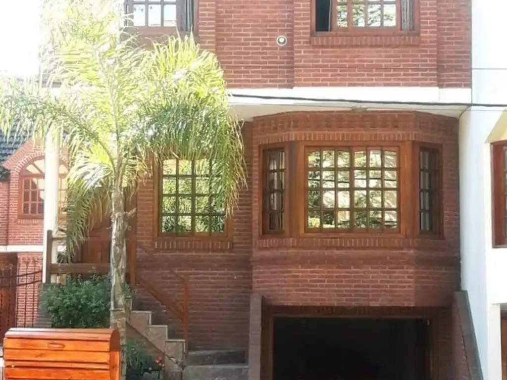 Casa 4 amb. San Bernardo, Av. Obligado 417. HERMOSA