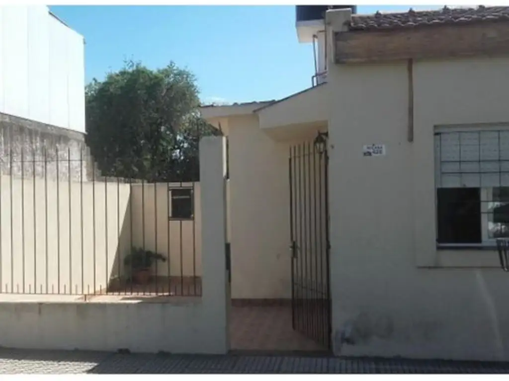 Venta Casa en  V. del  Pino Oportunidad