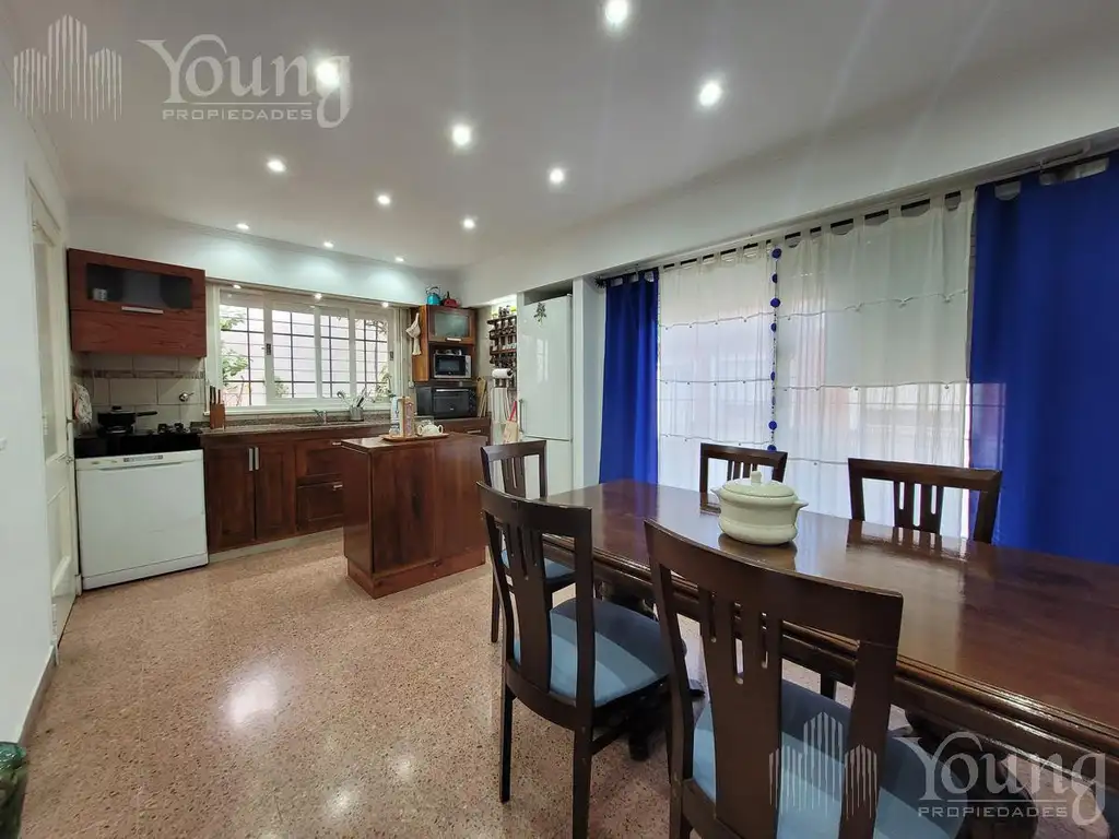 Hermoso chalet en Bernal Centro! 3 ambientes con patio