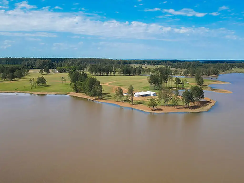 Vendo Lotes sobre el Lago