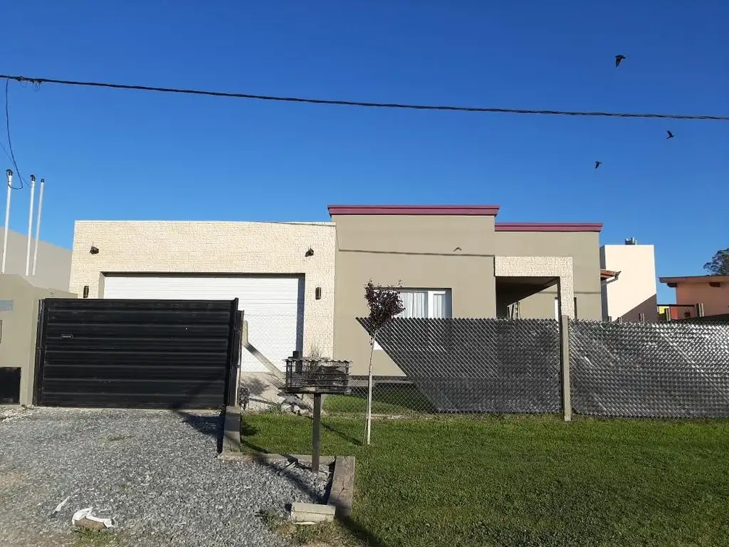 Casa en venta - 2 dormitorios 1 baño 1 toilette - 460 mts2 - Tandil