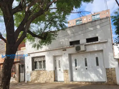 Casa en venta de 3 dormitorios c/ cochera en San Miguel