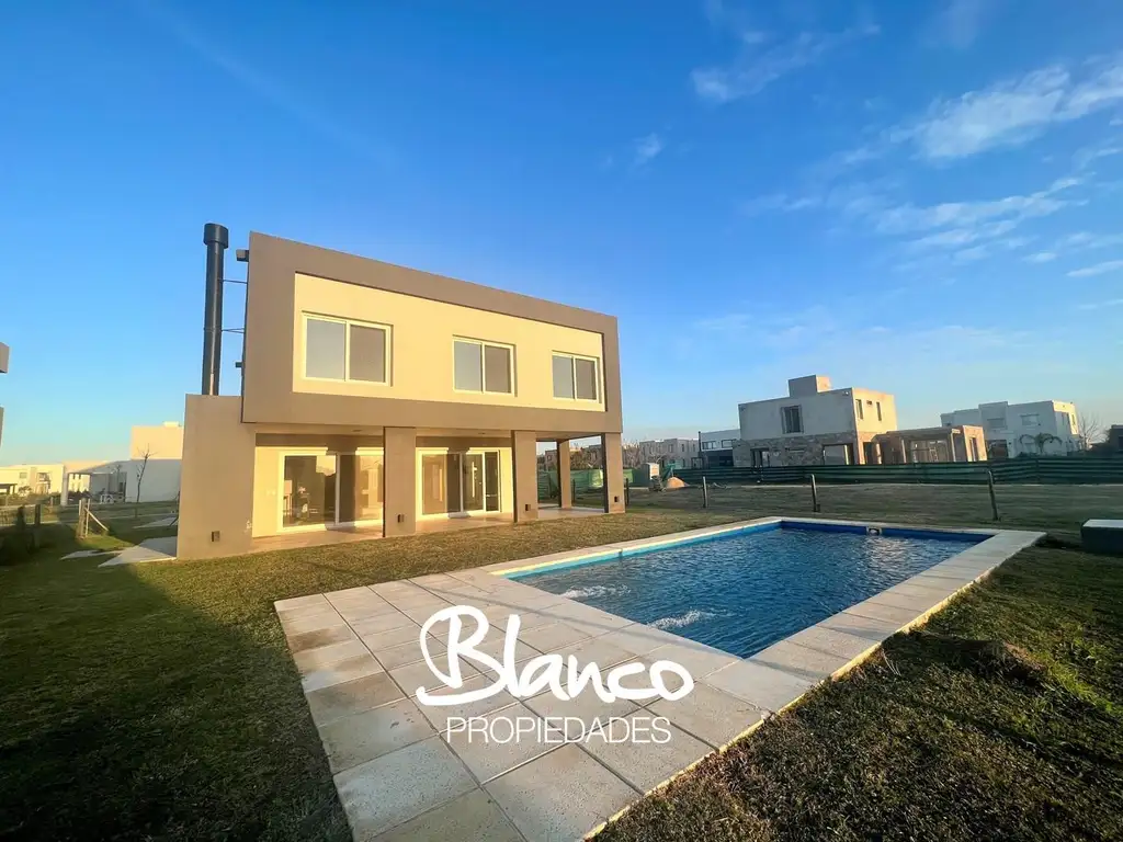 Casa  en Venta Puertos del Lago - Ceibos - Sobre Lote Interno con Orientación Noroeste!