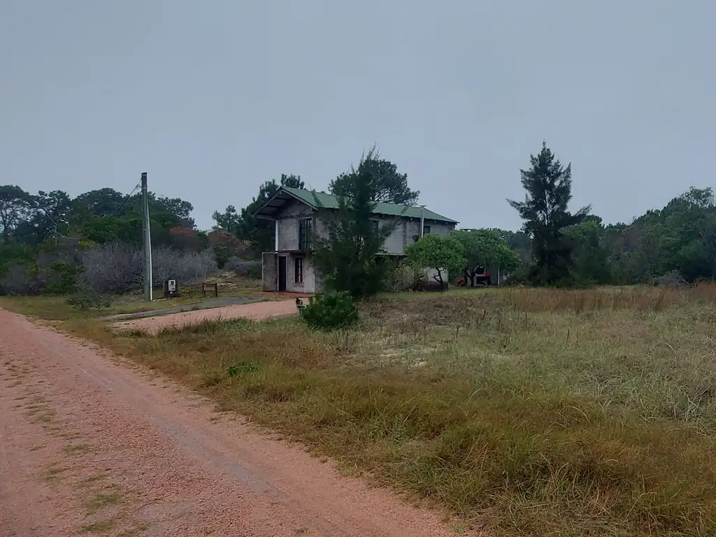 TERRENO CERCA DEL MAR A LA VENTA EN LA ESMERALDA