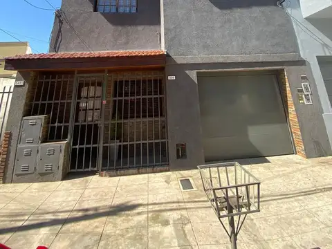 Venta PH tipo CASa al frente 4 ambientes garage quincho 3 dormitorios 2 baños - vicente lopez - vill