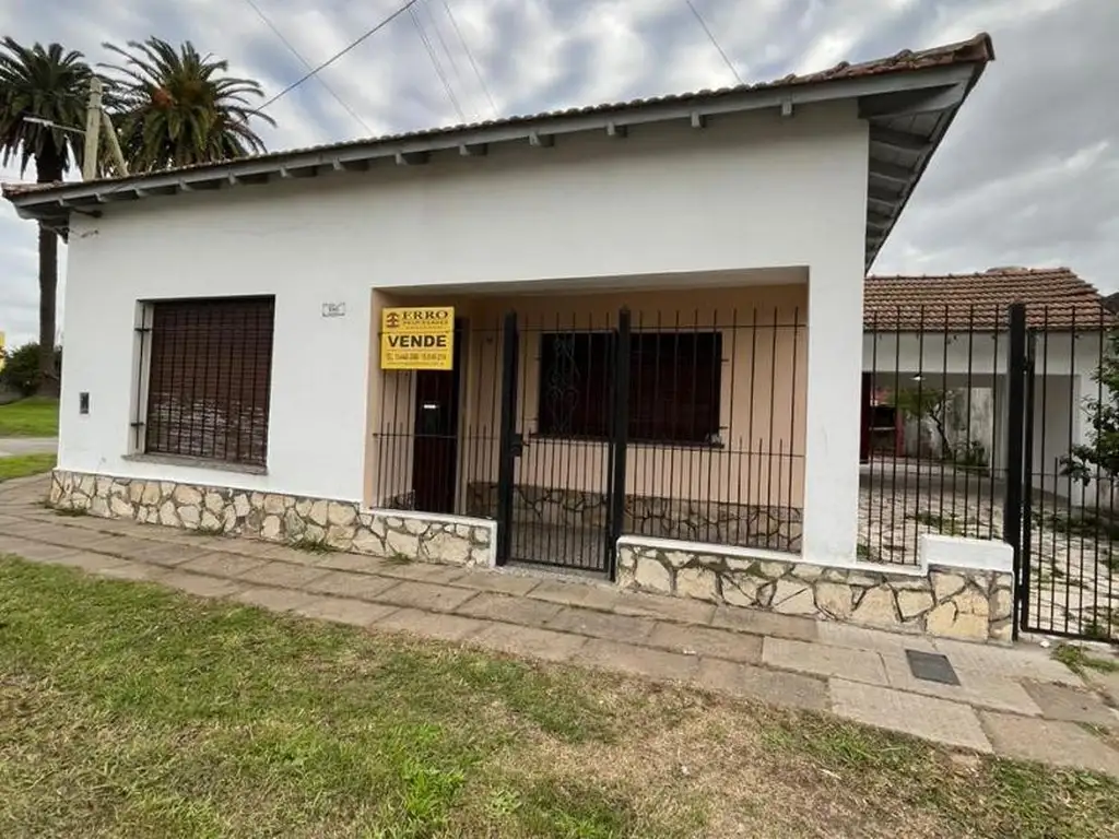 Oportunidad! Casa con departamento en venta en Pilar