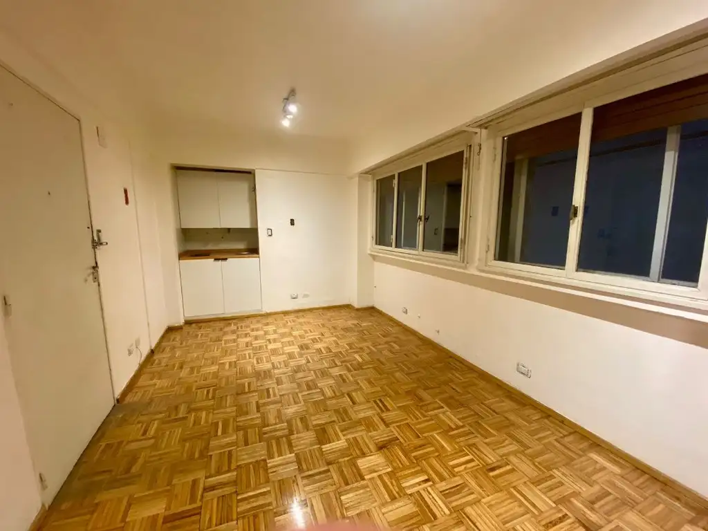 VENTA CON RENTA  MONOAMBIENTE RECOLETA.