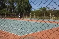 Actividades deportivas futbol, tenis en Lobos Country Club en Interior Buenos Aires