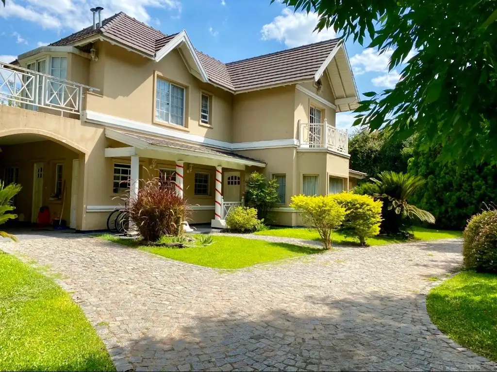 CASA EN  SOLAR DEL BOSQUE CANNING - CON ESCRITURA