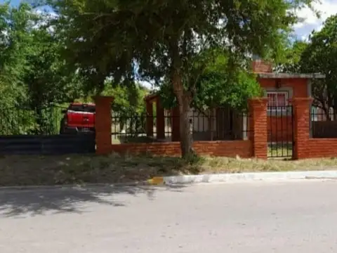 Casa en venta en Merlo zona céntrica - Oportunidad.