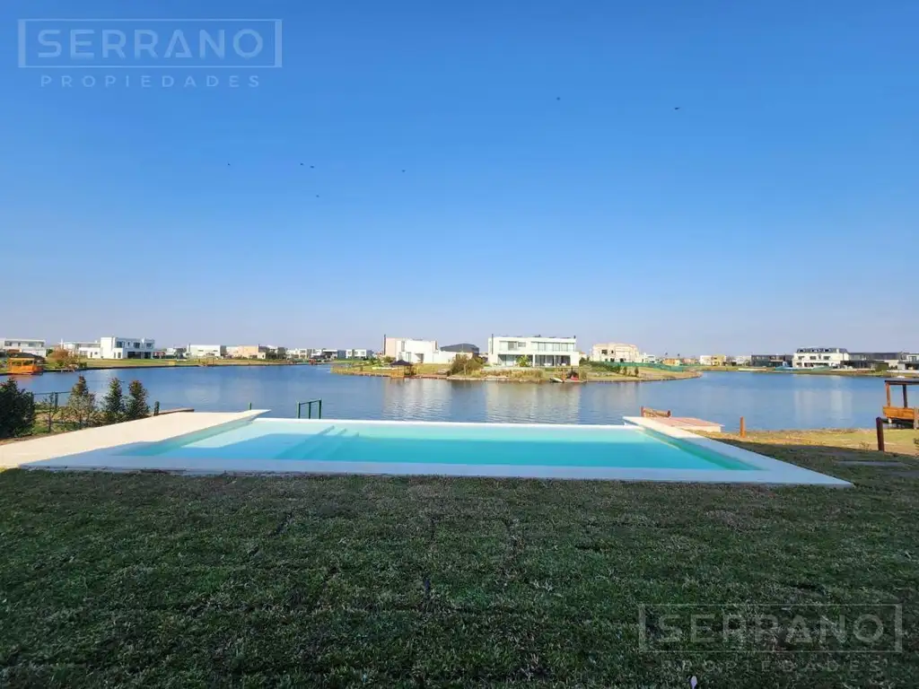 Casa en Venta al lago en barrio cerrado Muelles Puertos / Escobar