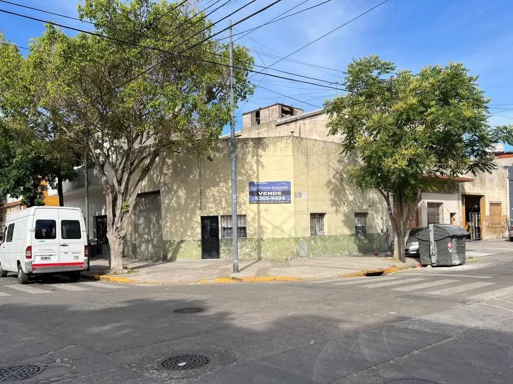 Venta de galpon con vivienda en Pompeya