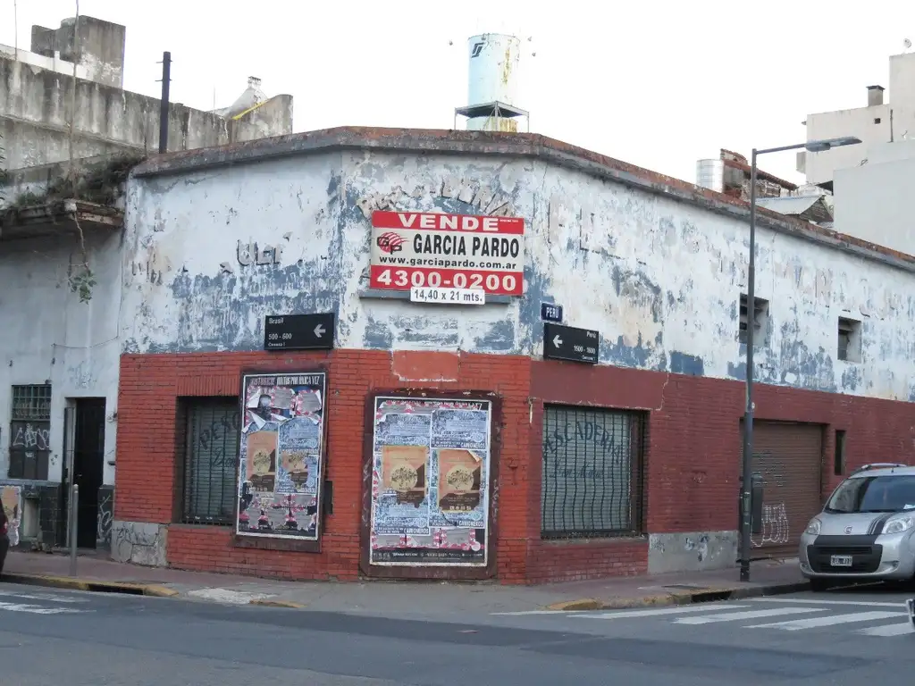 TERRENO ESQUINA PERU Y BRASIL