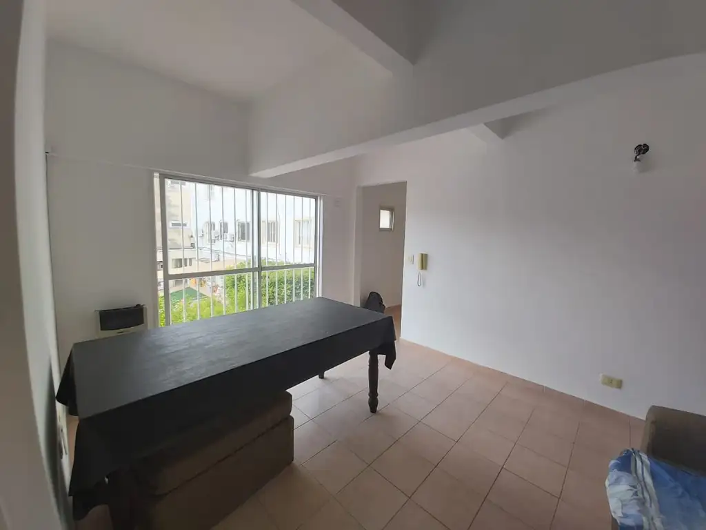 DEPARTAMENTO 2 AMBIENTES Y MEDIO EN VENTA CON COCHERA DESCUBIERTA EN SAN ANDRES