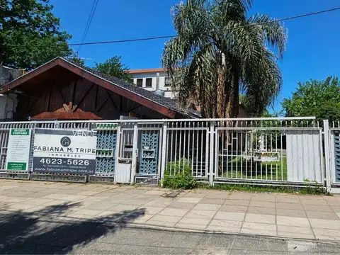 Castelar norte parque ayerza chalet sobre lote 786 m2