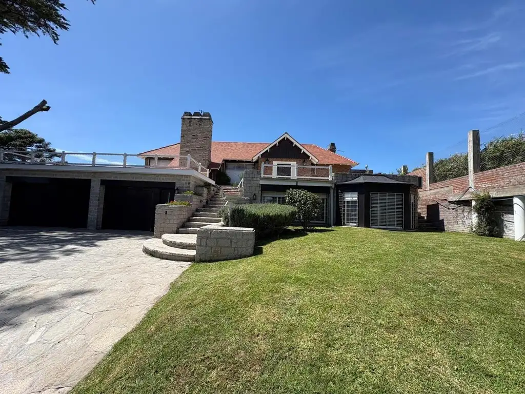 CASA EN VENTA PINAMAR