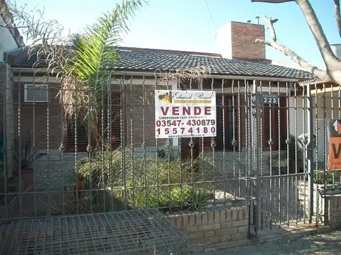 Casa con dos deptos. en Alta Gracia